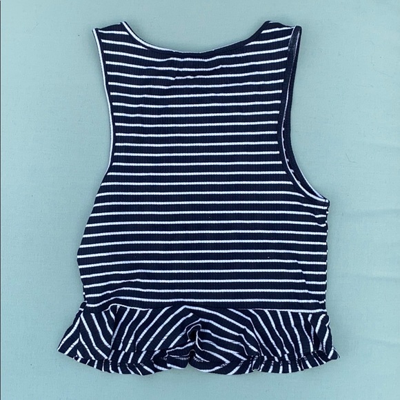 🎁FINAL SALE🛍 Forever 21 cropped top black/white - Picture 2 of 4